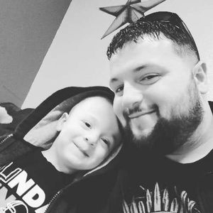 Meet your Posher, Dustin